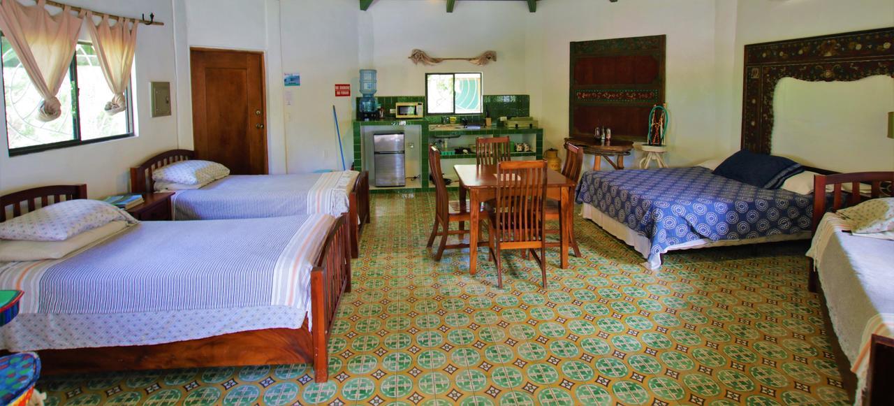 Two Brothers Surf Resort Тола Экстерьер фото